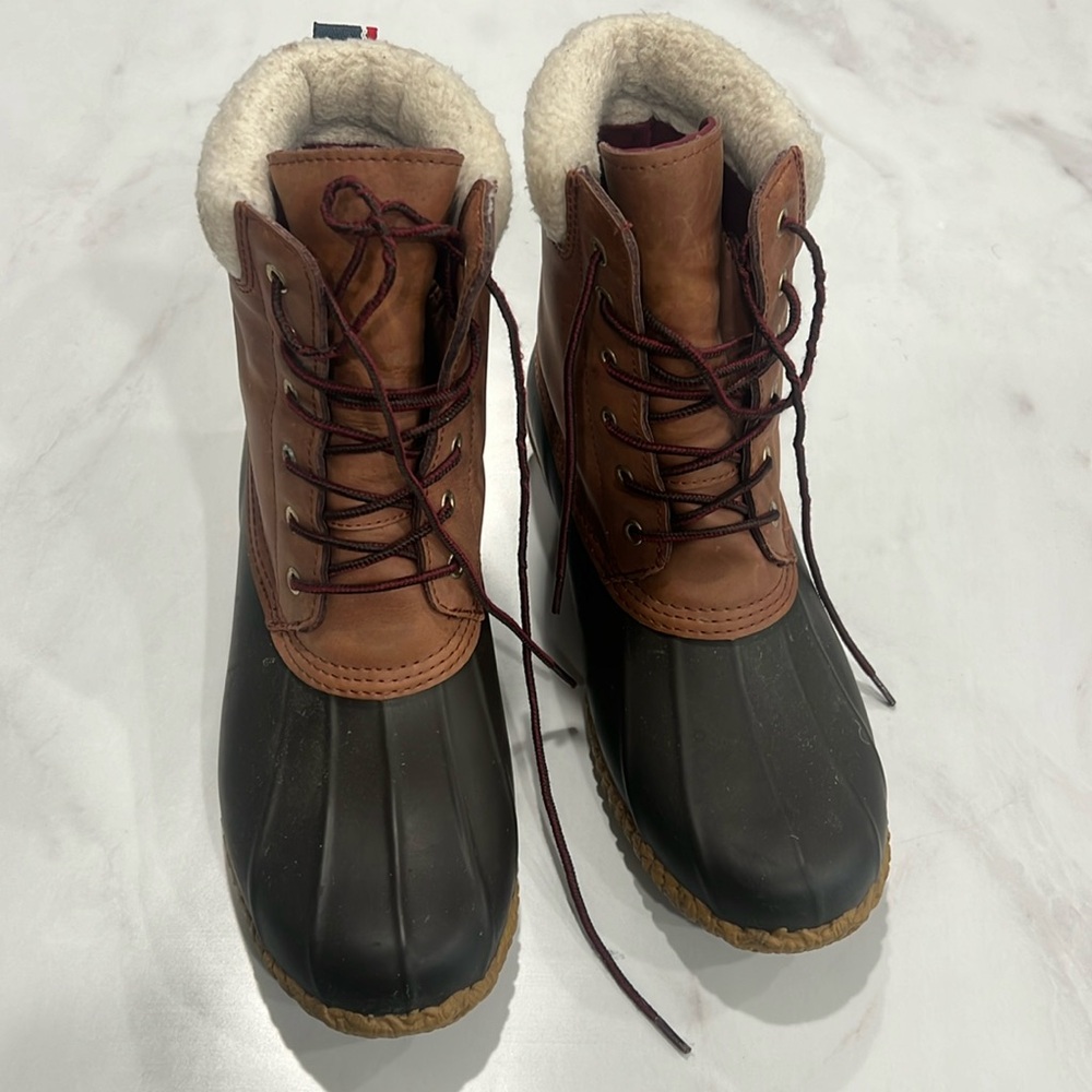 Tommy Hilfiger winter boots